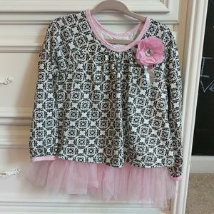 Girls kids headquarters long sleeve shirt.